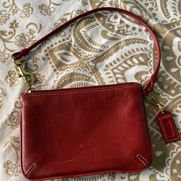 Coach leatherwear EST 1941 wristlet handbag color red 👍🏽 - Picture 3 of 9